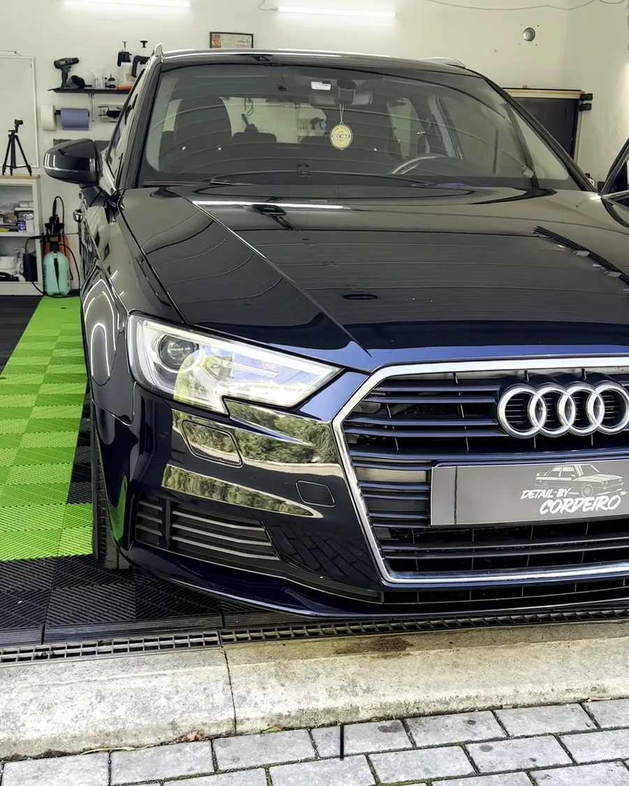 Audi Q3 no estúdio, no dia da entrega