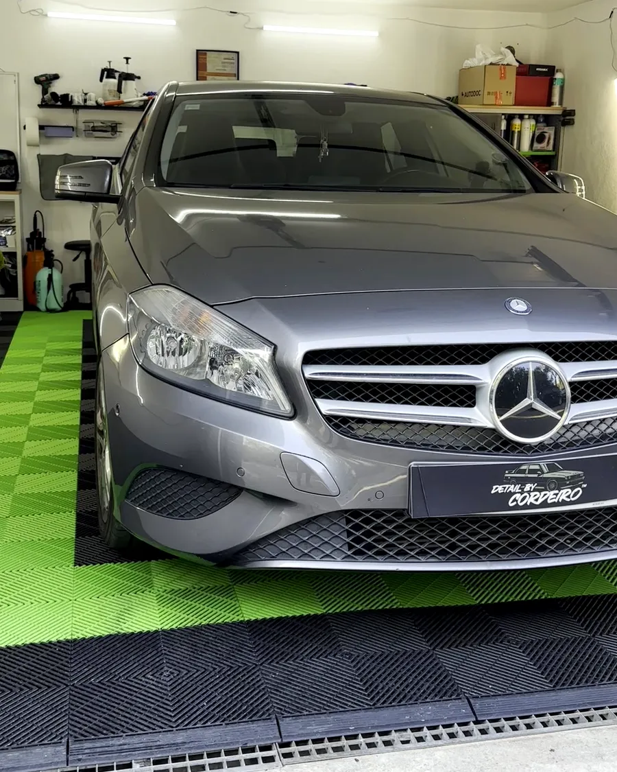 Mercedes Classe A no estúdio, no dia da entrega