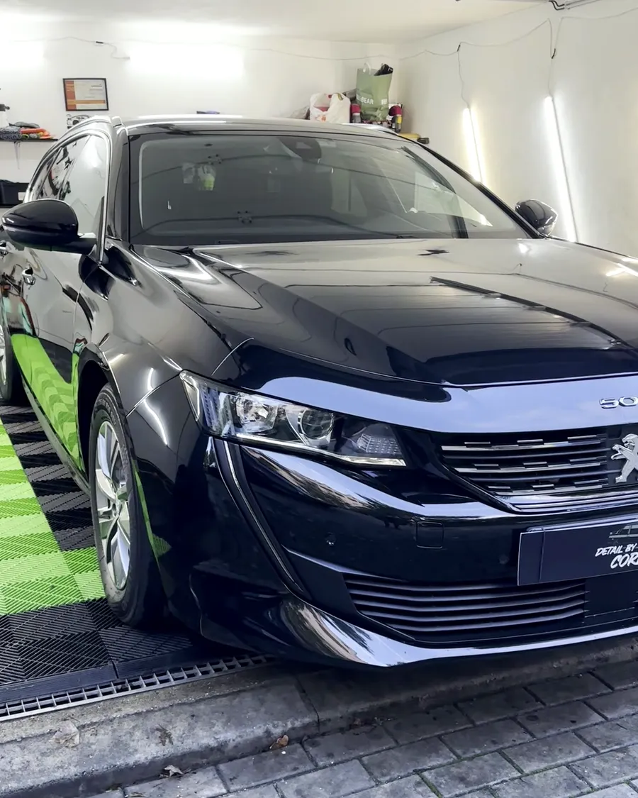 Peugeot 508 no estúdio, no dia da entrega